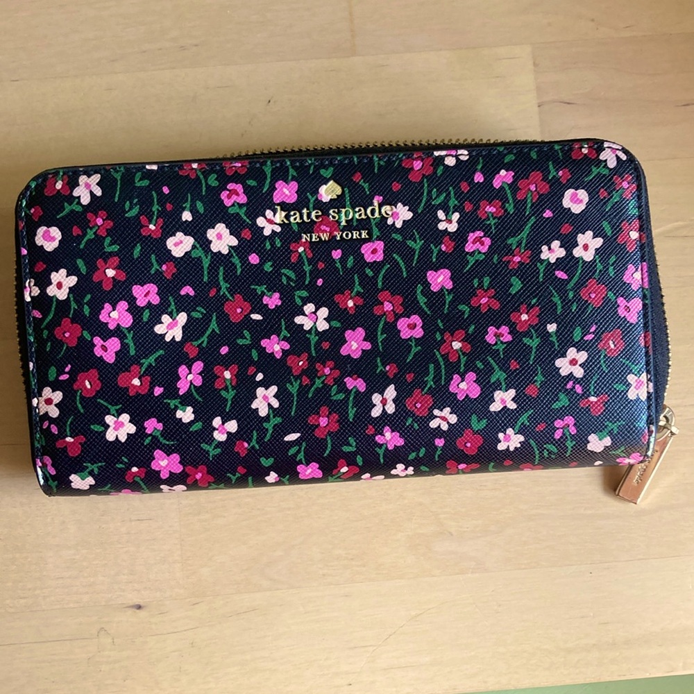 Kate Spade Schuyler Large Continental Wallet Floral
